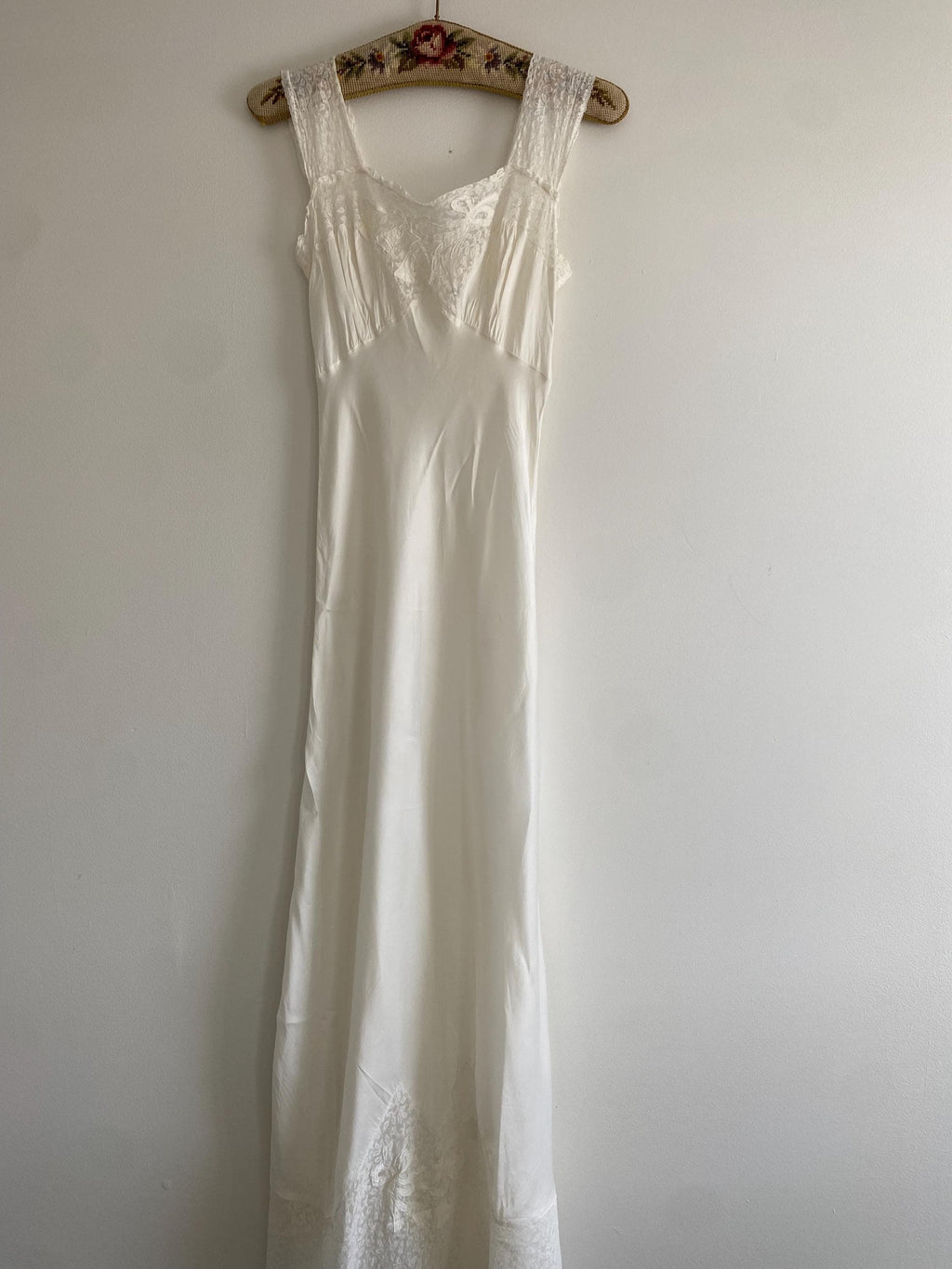 1930s Vintage Slip Dress with Lace and Embroidery Details