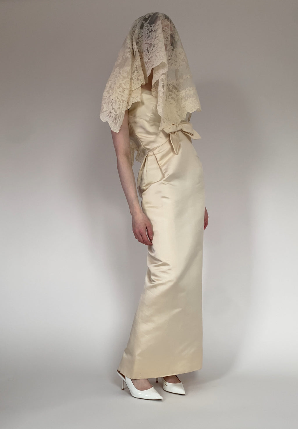 Vintage 1960s Wedding Dress