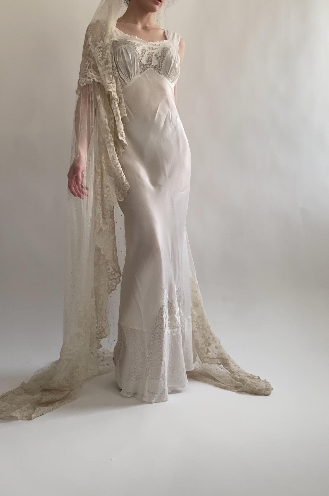 1930s Vintage Slip Dress with Lace and Embroidery Details