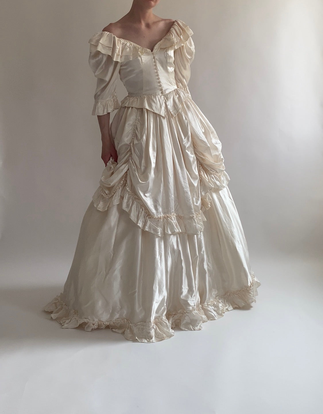 Vintage Victorian Inspired 1980s Wedding Dress in XS