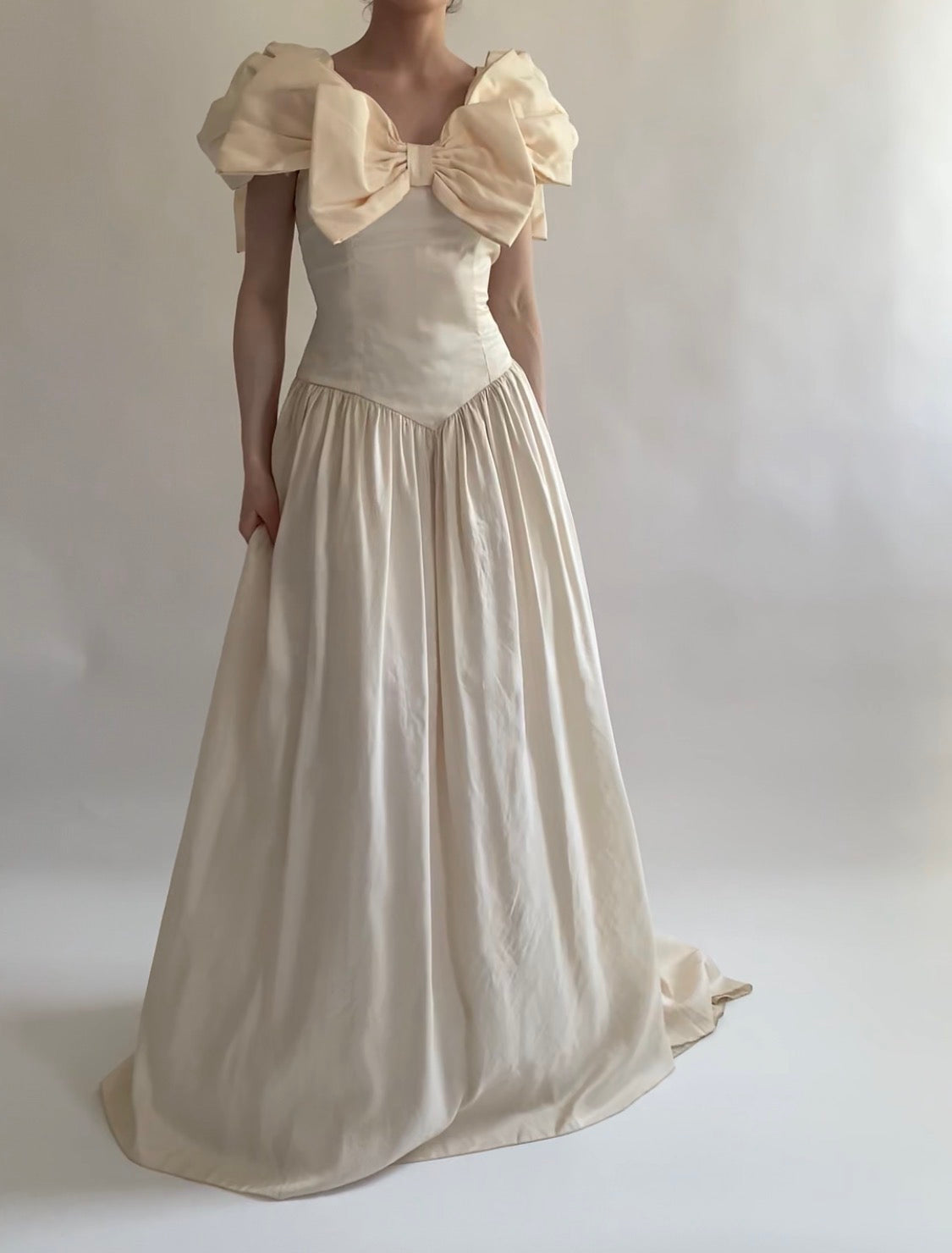 Vintage 1990s Bow Silk Wedding Dress