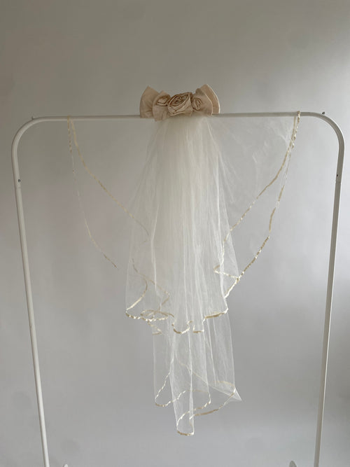 1980s Rosette Wedding Veil