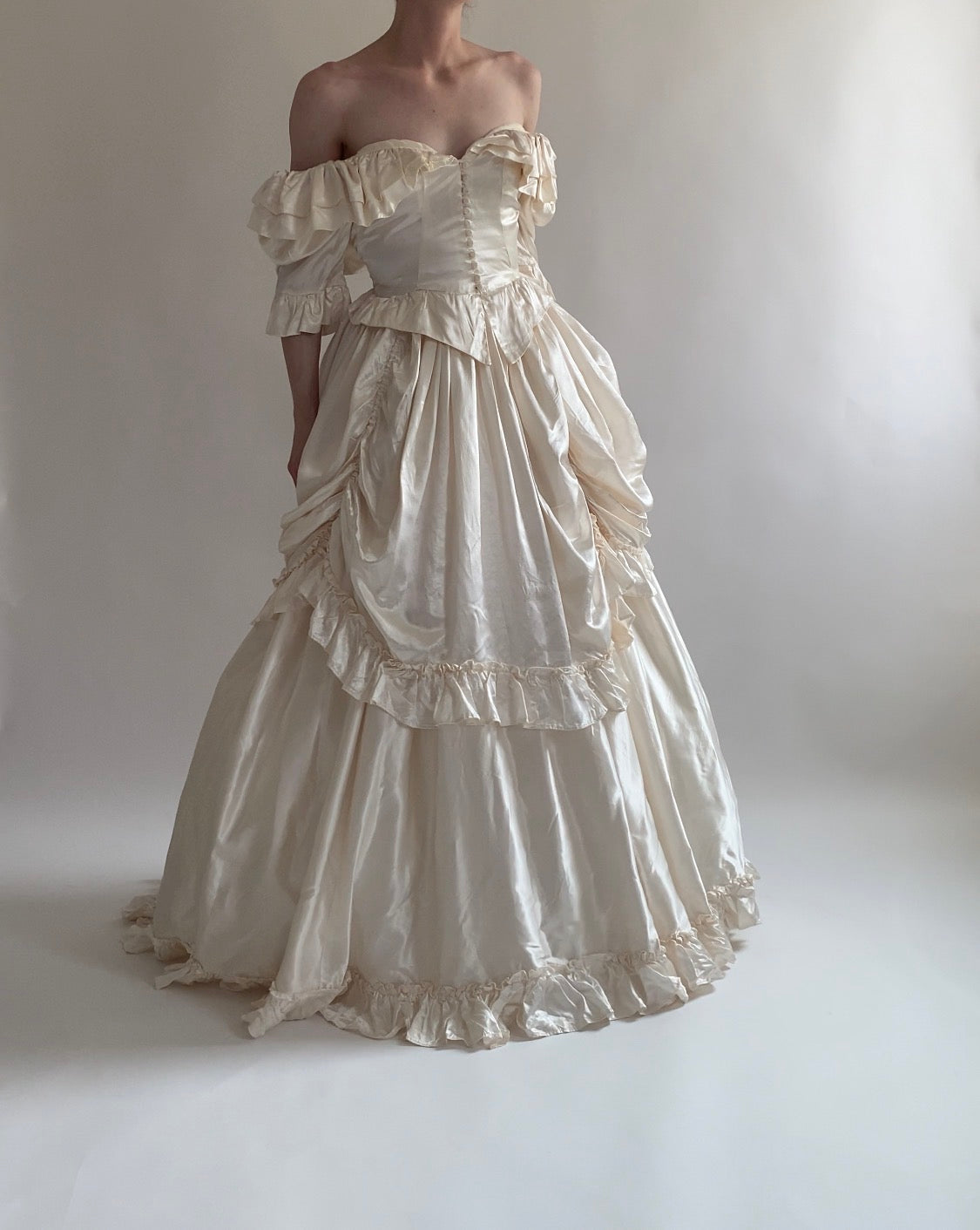 Vintage Victorian Inspired 1980s Wedding Dress in XS