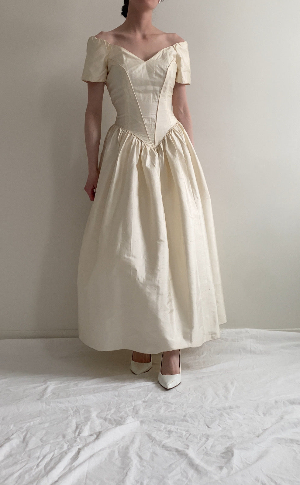Vintage 90s Silk Off Shoulder Wedding Dress – Dupioni Vintage