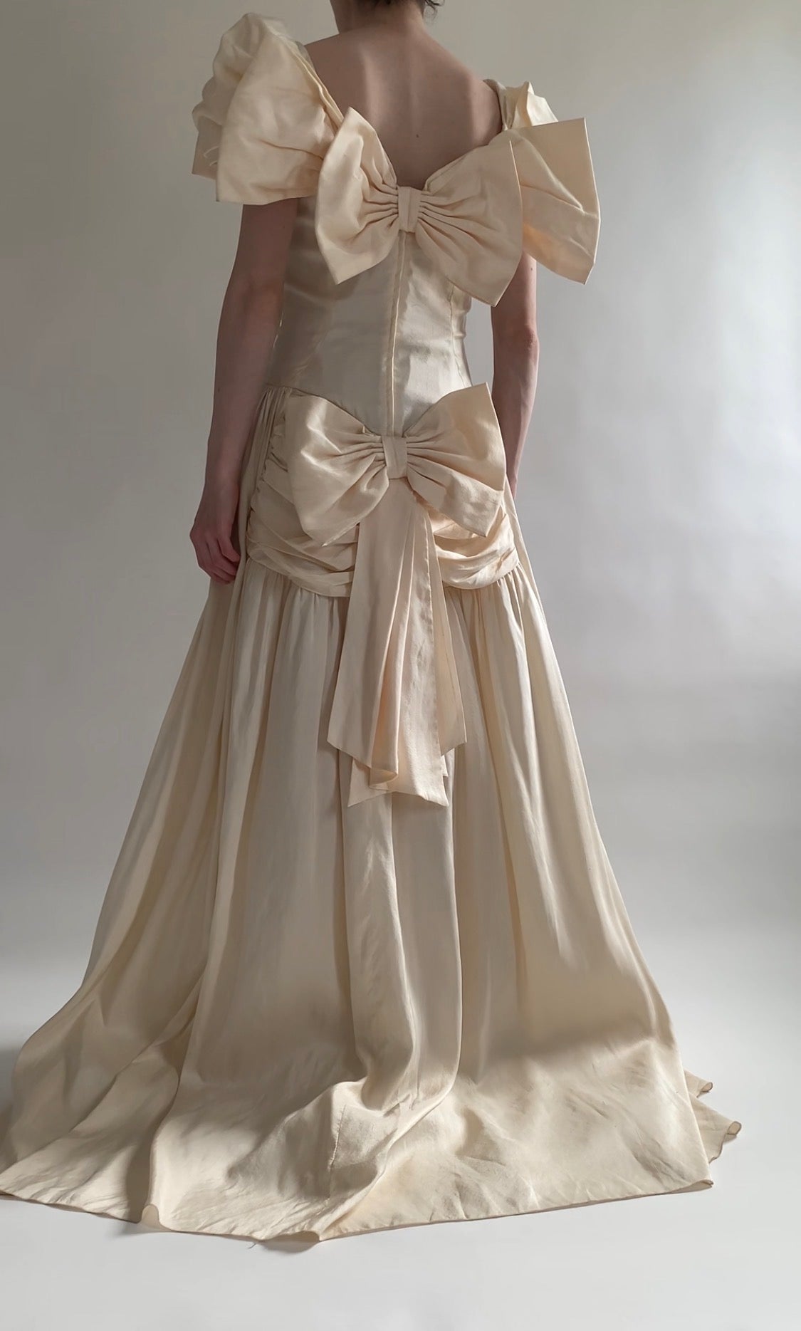 Vintage 1990s Bow Silk Wedding Dress