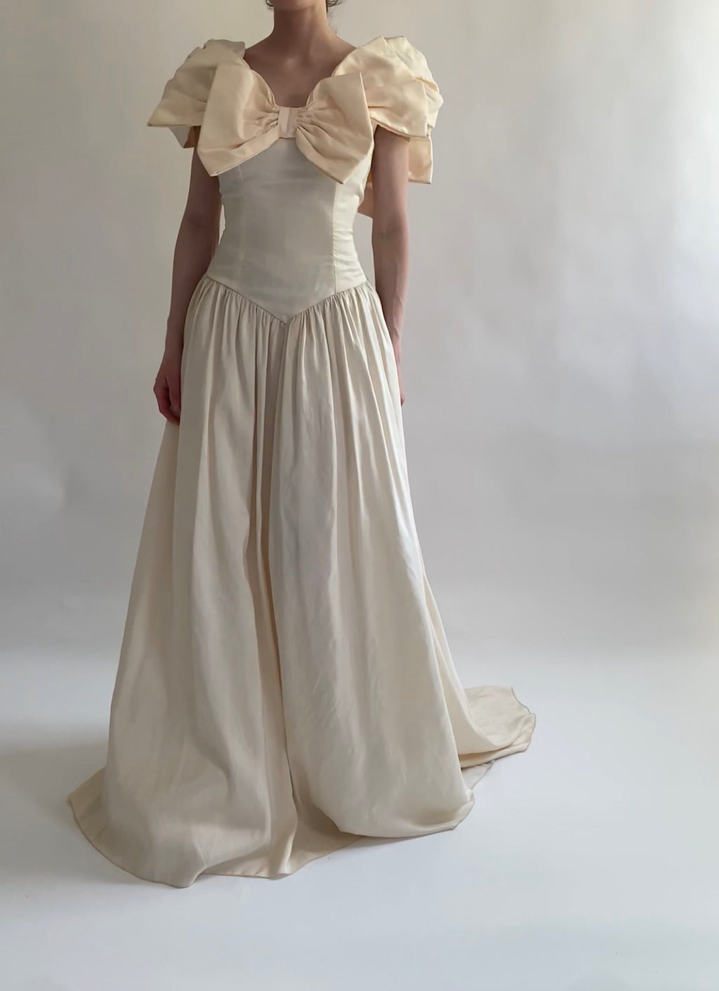 Vintage 1990s Bow Silk Wedding Dress