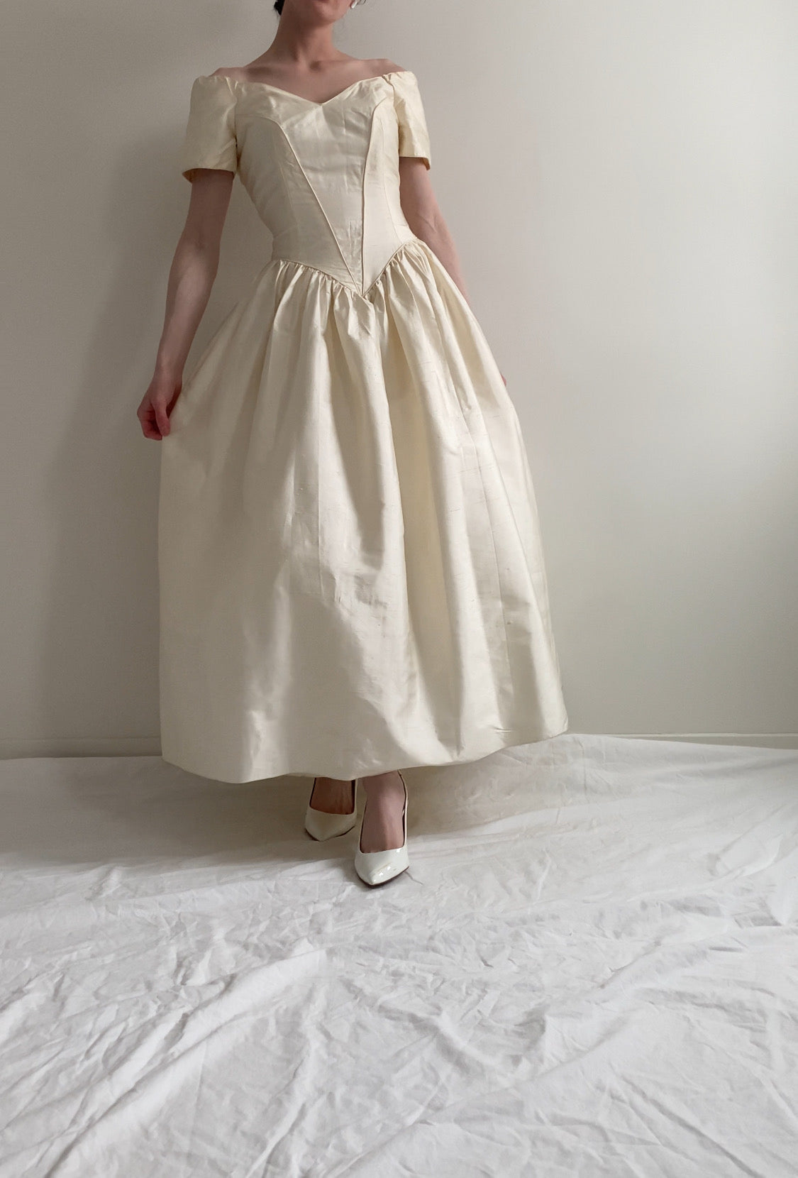 Vintage 90s Silk Off Shoulder Wedding Dress – Dupioni Vintage
