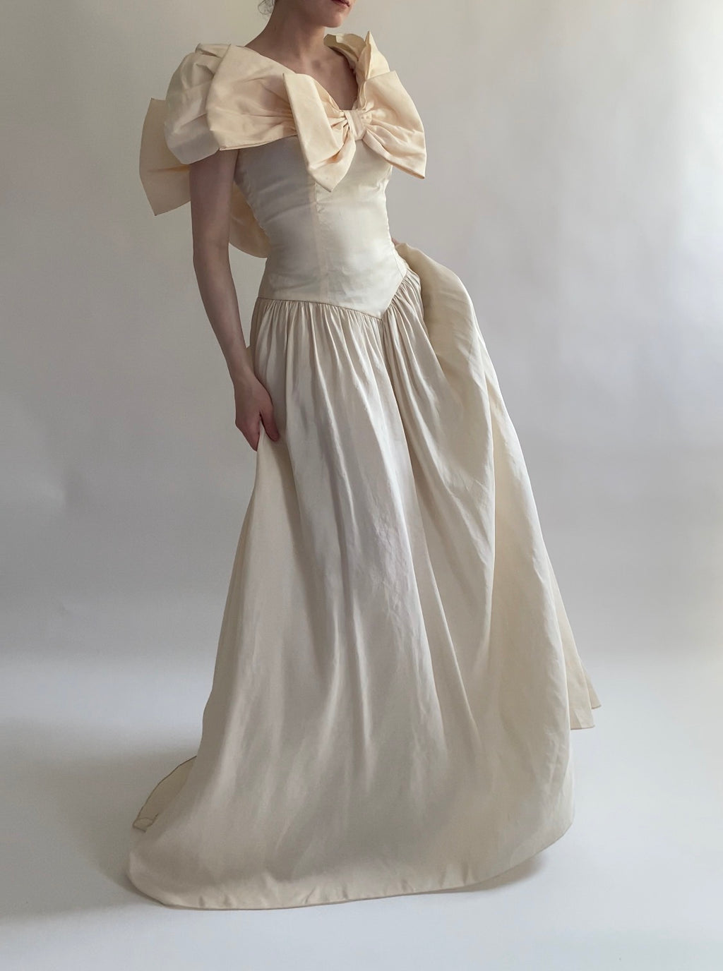 Vintage 1990s Bow Silk Wedding Dress