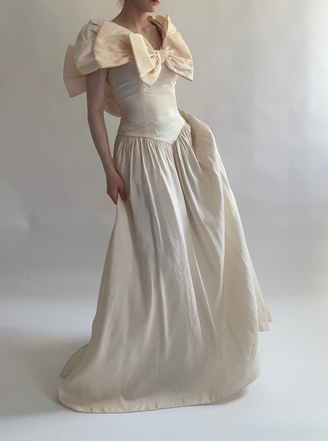 Vintage 1990s Bow Silk Wedding Dress