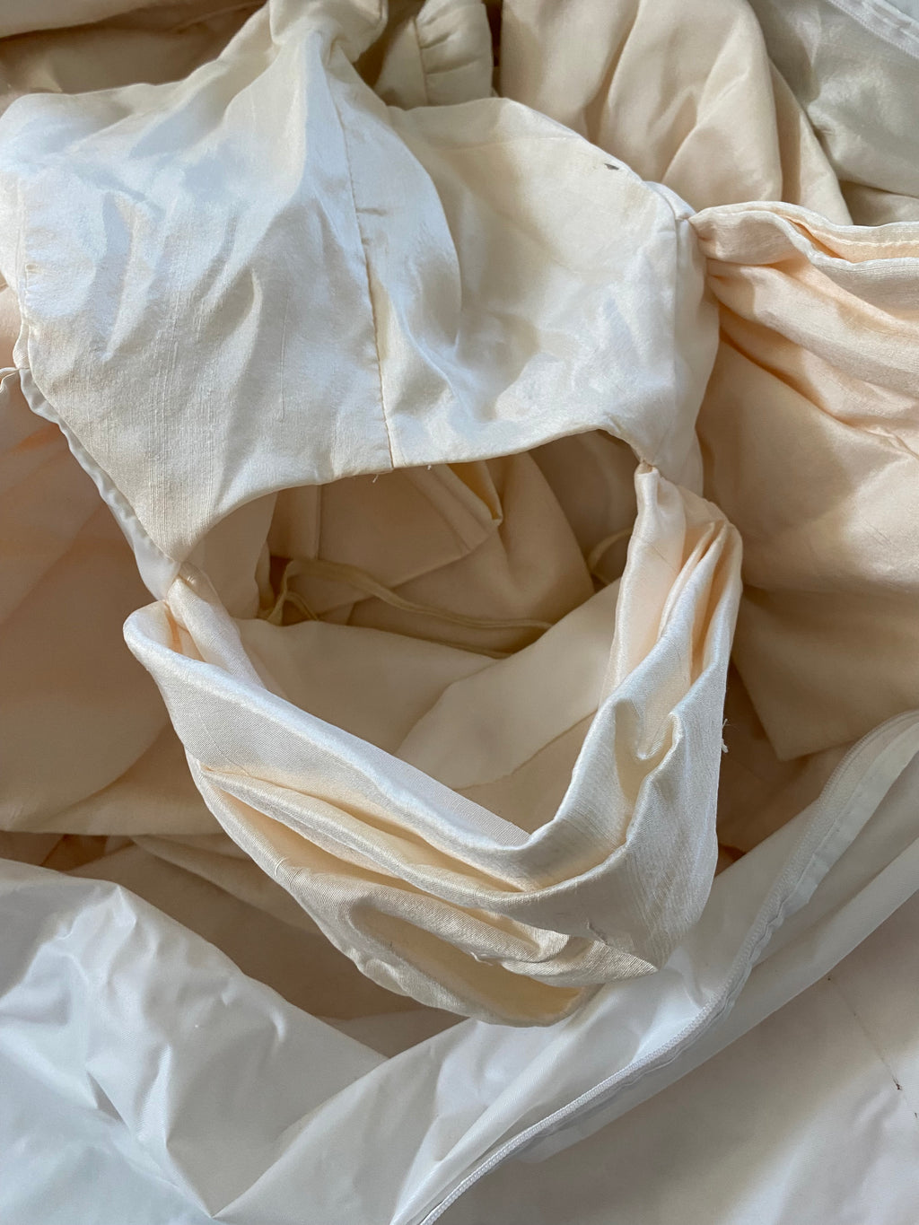 Vintage 1990s Bow Silk Wedding Dress in Medium