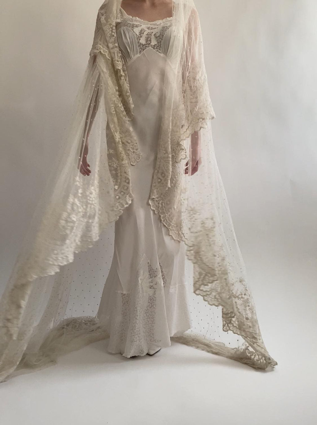 1930s Vintage Slip Dress with Lace and Embroidery Details